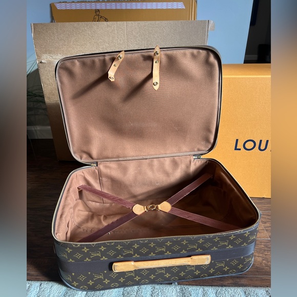 Louis Vuitton Pegase 55 suitcase carry-on - Picture 13 of 15